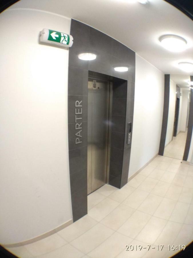1120 Smialego 41 - Tanie Pokoje W Apartamencie - Samodzielne Zameldowanie - Self Check In Познан Екстериор снимка