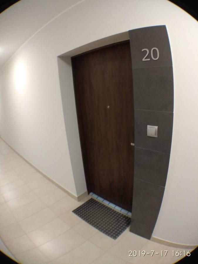 1120 Smialego 41 - Tanie Pokoje W Apartamencie - Samodzielne Zameldowanie - Self Check In Познан Екстериор снимка